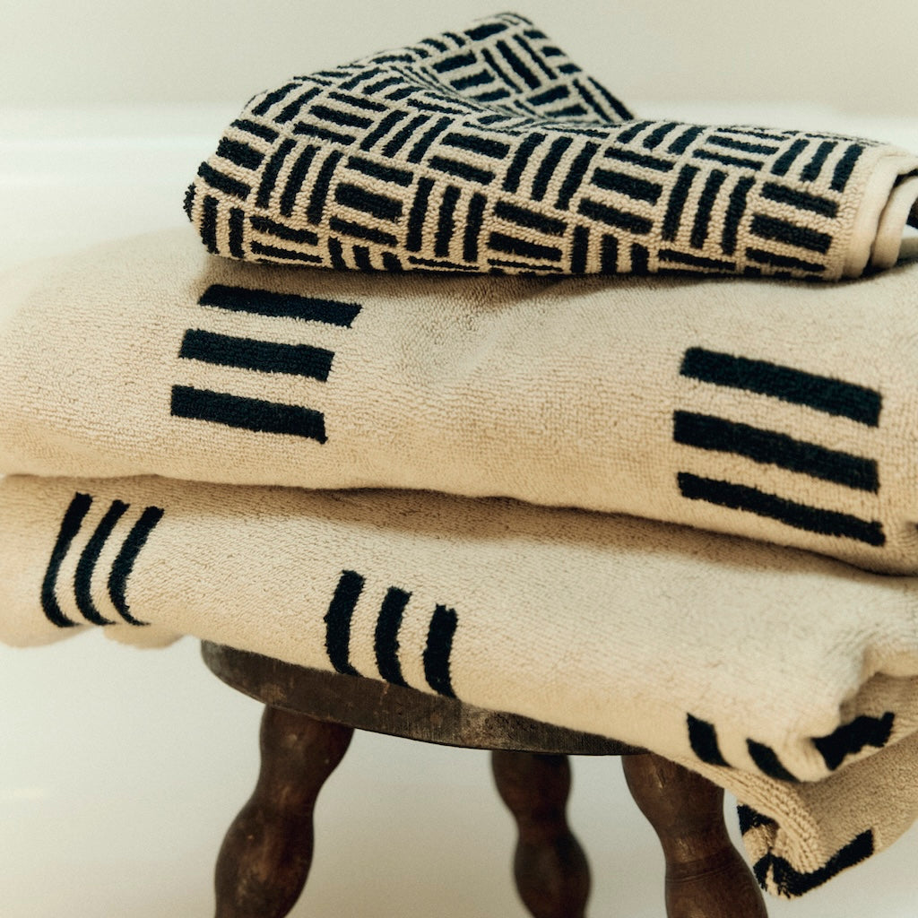 Claremont Bath Towel | Sand & Noir