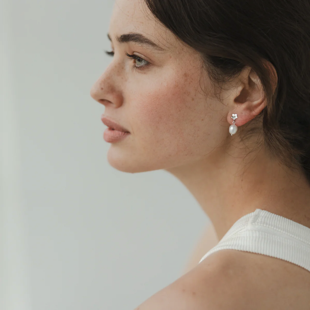 Pearly Daisy Day Studs