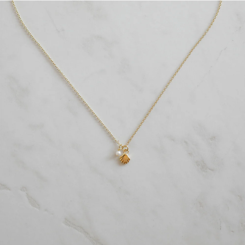 She Shell Necklace with Pearl