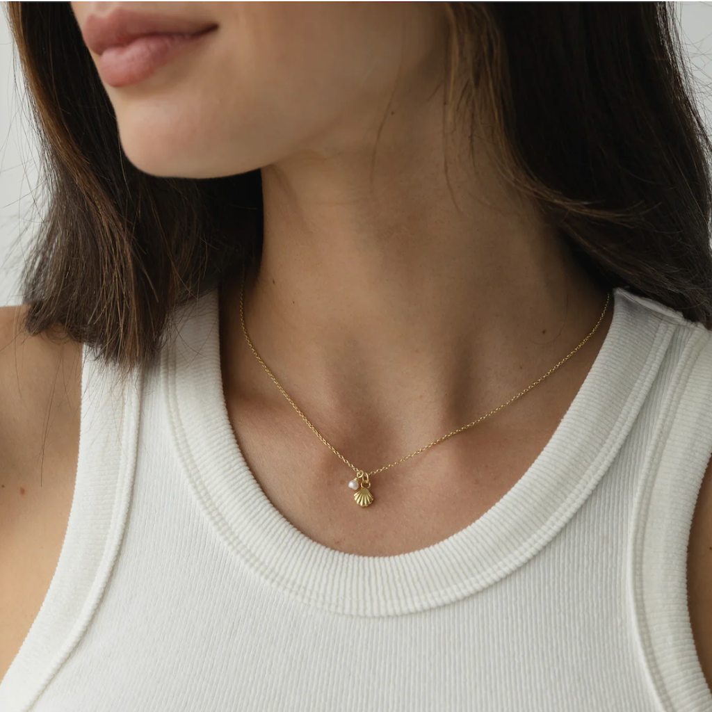 She Shell Necklace with Pearl
