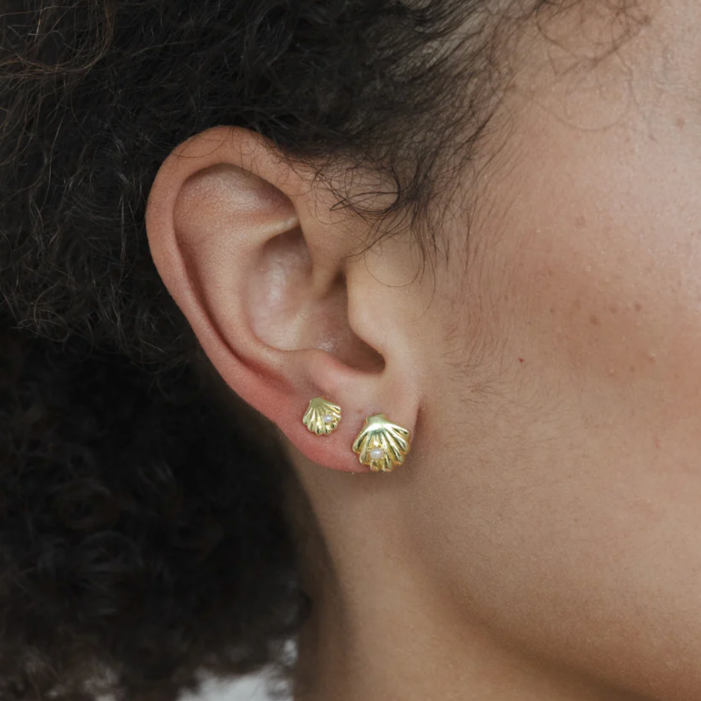 Super She Shell Studs