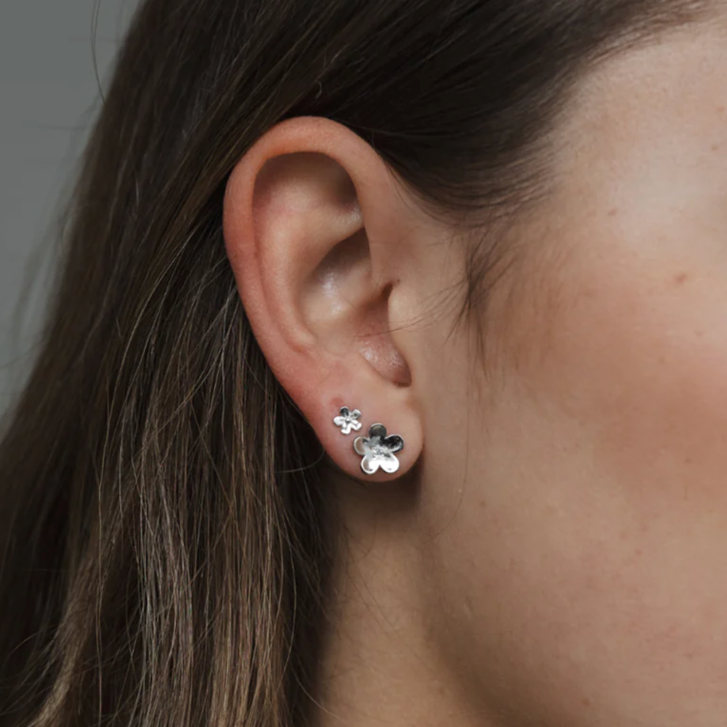 Super Daisy Day Studs