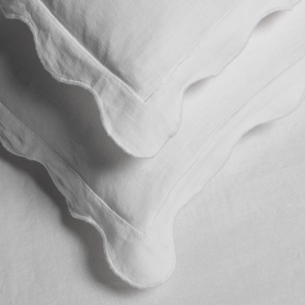 Scallop Pillowcases | White (set of 2)
