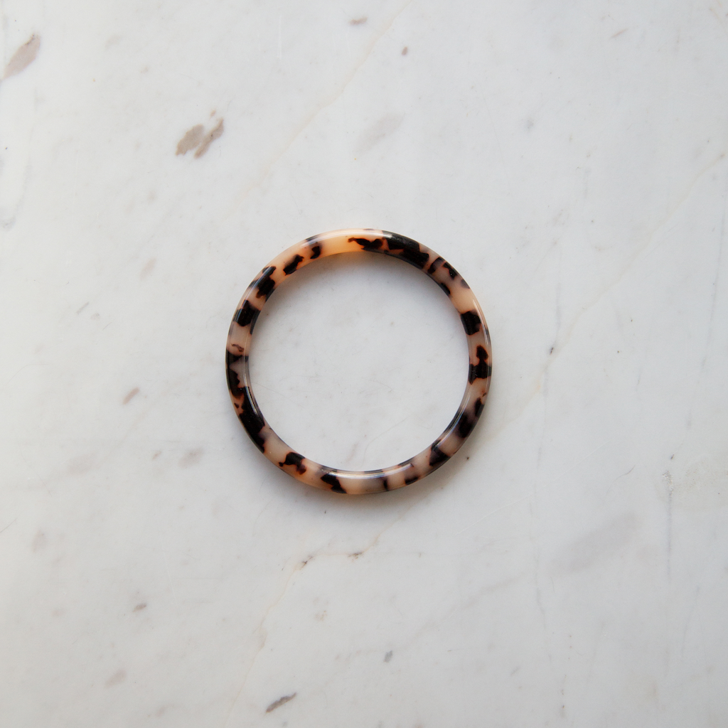 Bold Bangle | Light Tort