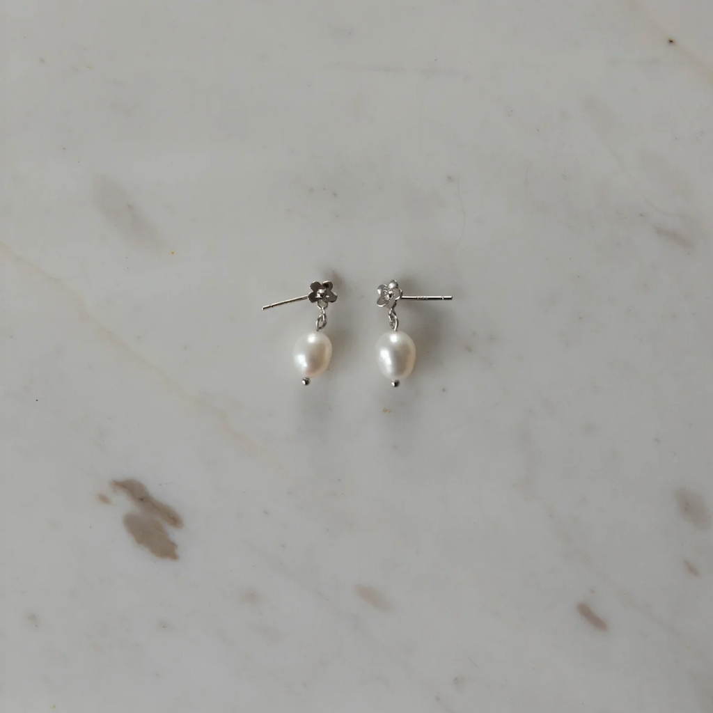 Pearly Daisy Day Studs