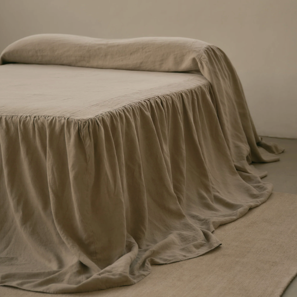 Chateau Bed Veil | Natural | Queen